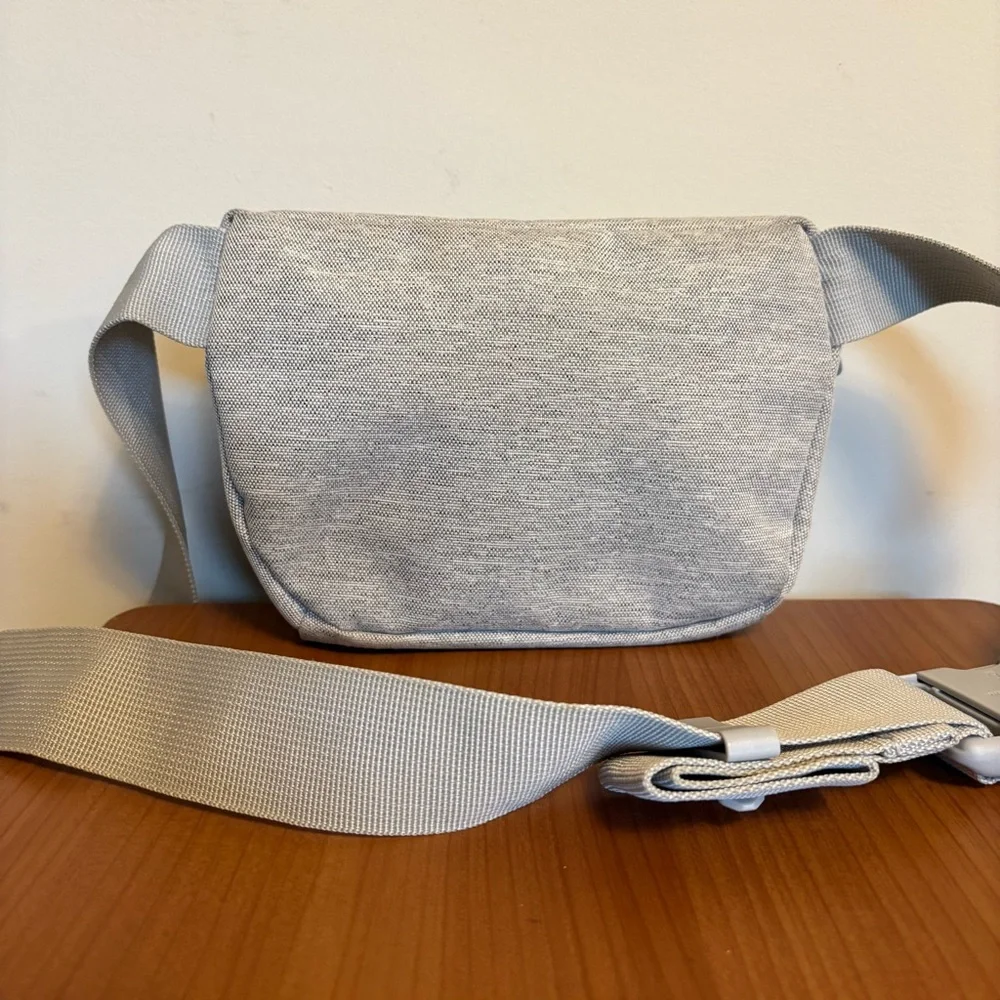 Herschel Supply Company Light Gray Belt Bag - Picture 2 of 8